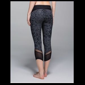 Lululemon Just Breathe Crop
Animal Swirl Size 6